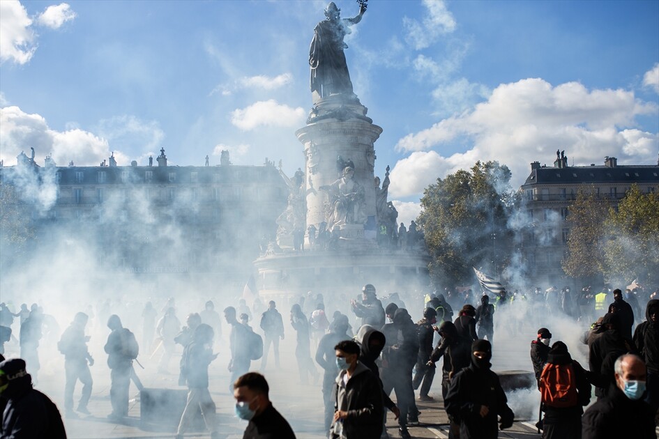 Paris’teki gösterilerde gerginlik tırmanıyor