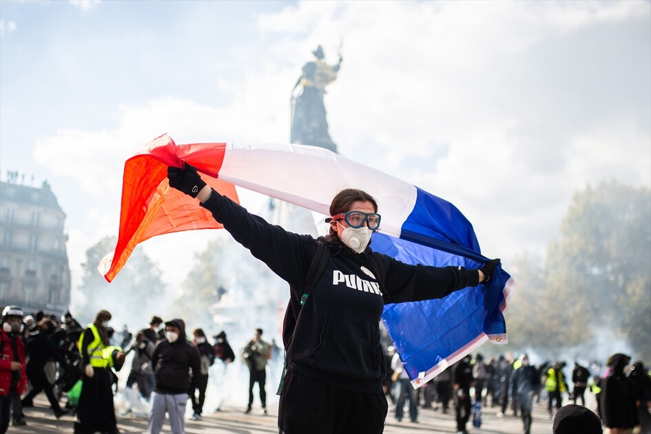 Paris’teki gösterilerde gerginlik tırmanıyor