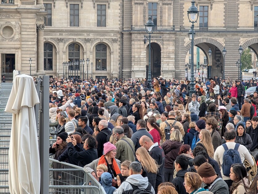 Protesters block Louvre entrances in support of nationwide student movement in Paris
