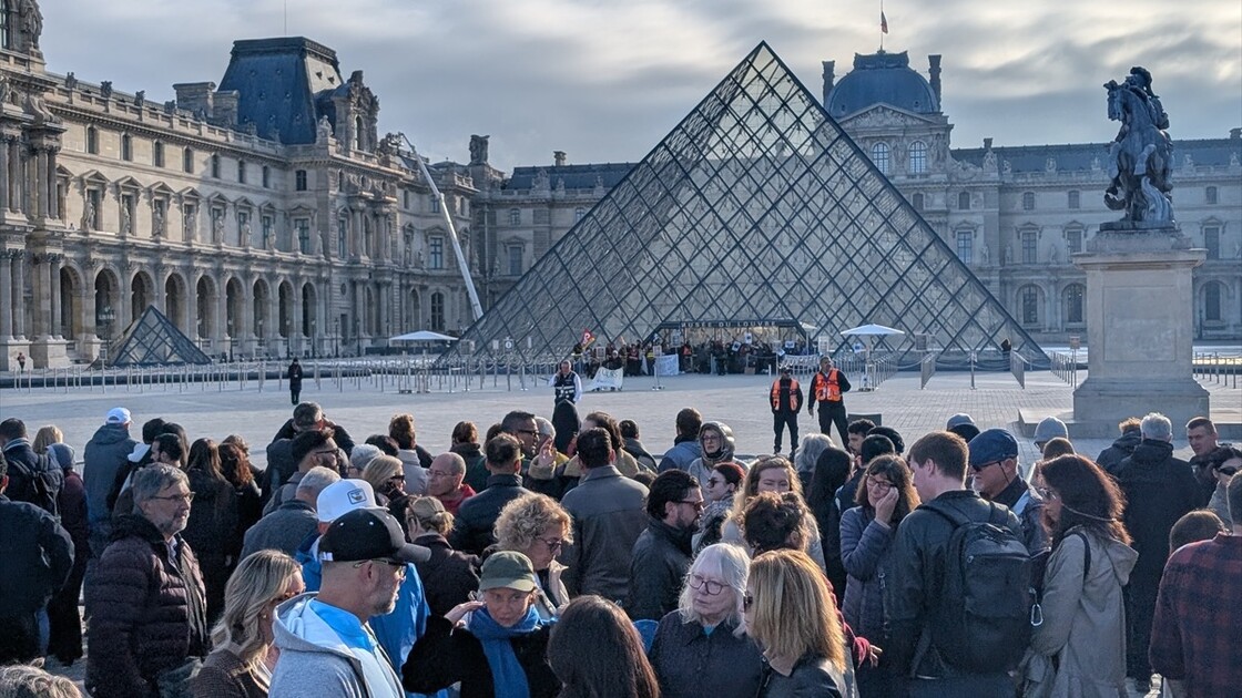 Protesters block Louvre entrances in support of nationwide student movement in Paris