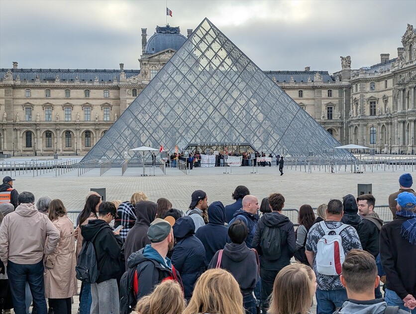 Protesters block Louvre entrances in support of nationwide student movement in Paris