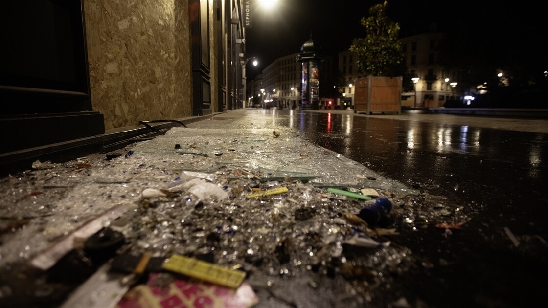 France extends night curfews beyond Paris following weekend violence