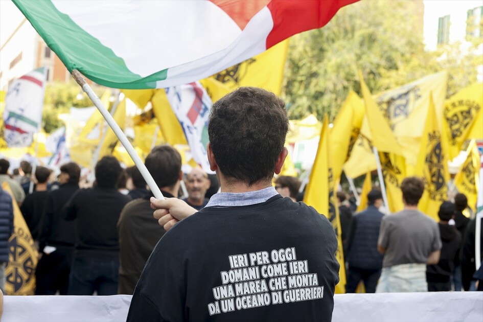 Roma’da öğrenciler protesto düzenledi