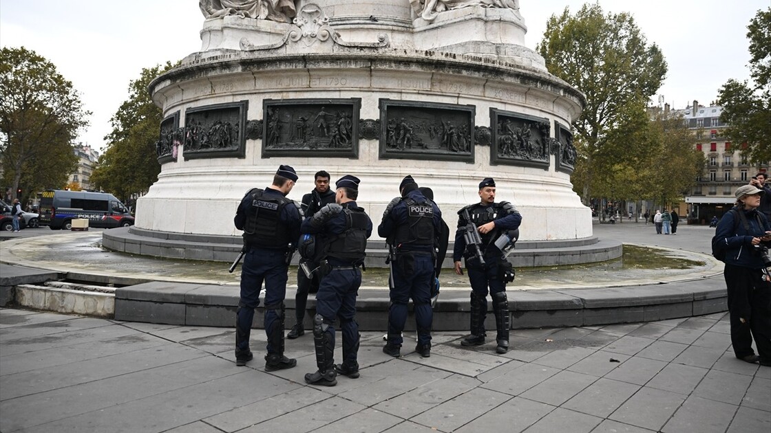 Paris'te planlanan protestolar öncesinde geniş güvenlik önlemleri alındı
