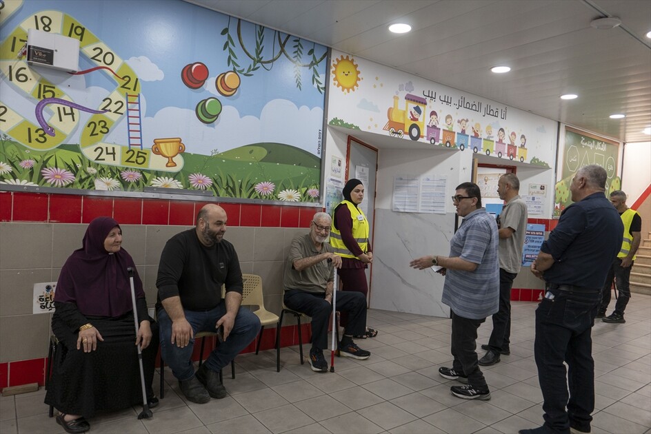 İsrail'de genel seçimler için oy verme işlemi başladı