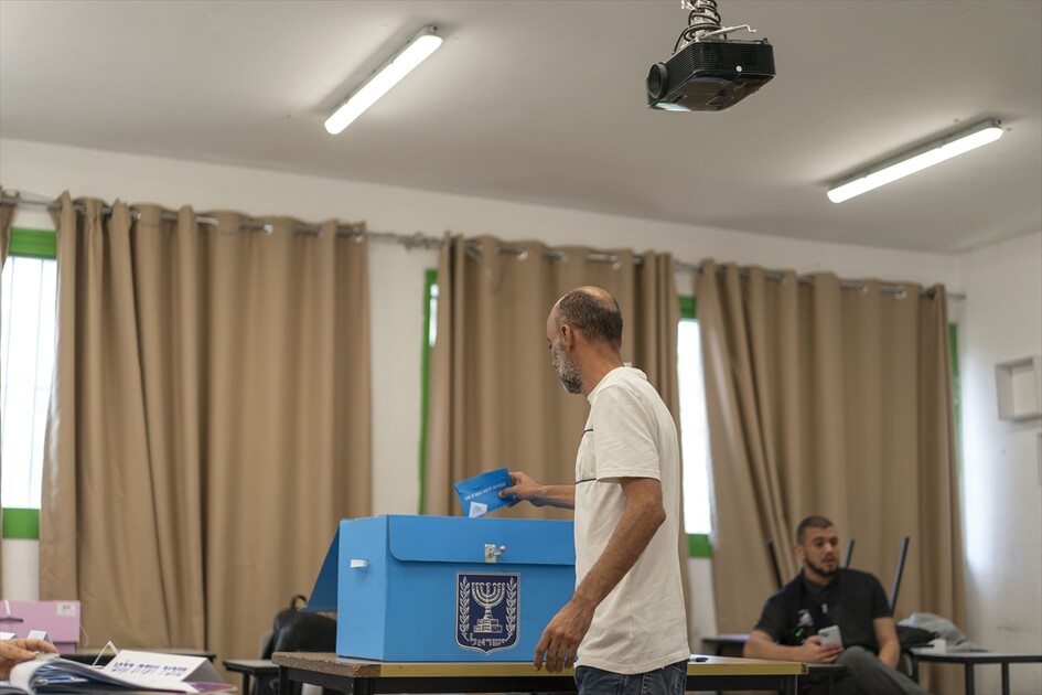 İsrail'de genel seçimler için oy verme işlemi başladı