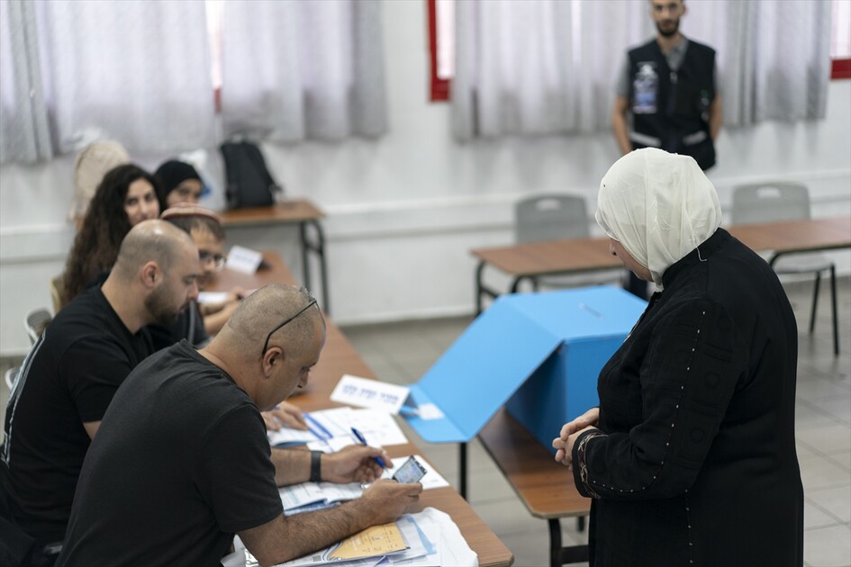 İsrail'de genel seçimler için oy verme işlemi başladı