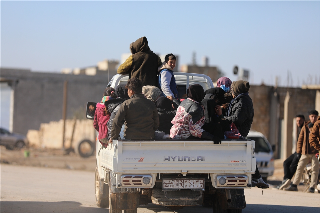 Civilians flee through alternative routes as YPG/SDF blocks exits in ...