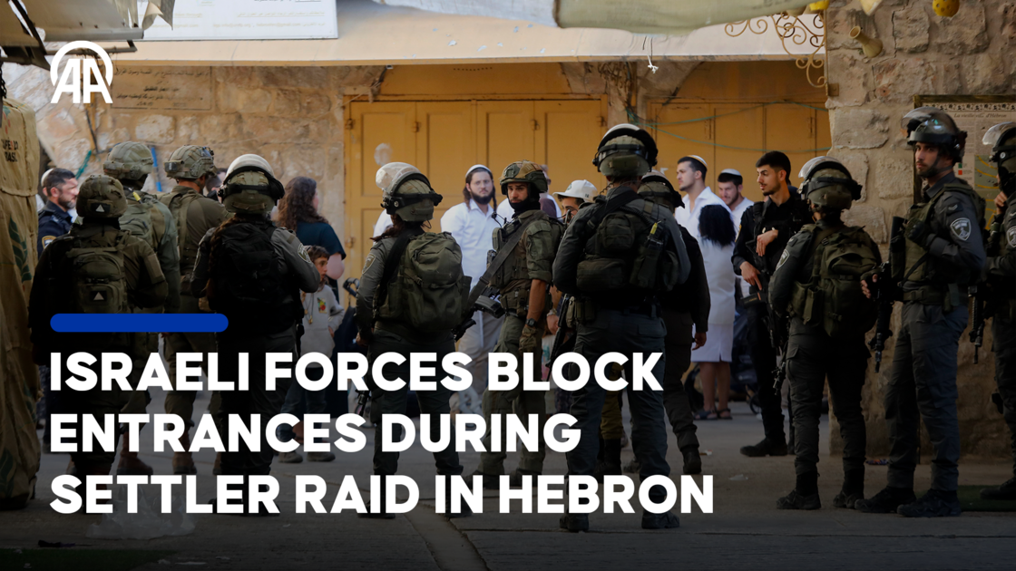 Israeli forces block entrances during occupier raid in Hebron